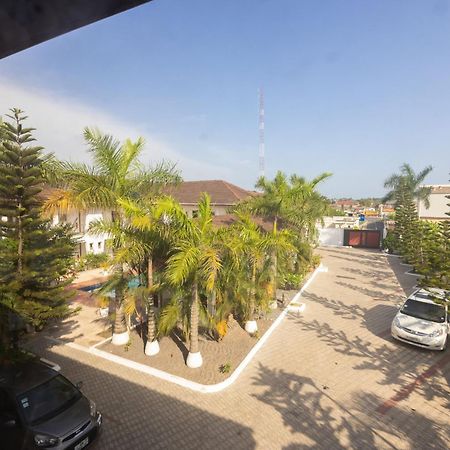 Bragha Apartments And Hotel Sekondi-Takoradi Esterno foto