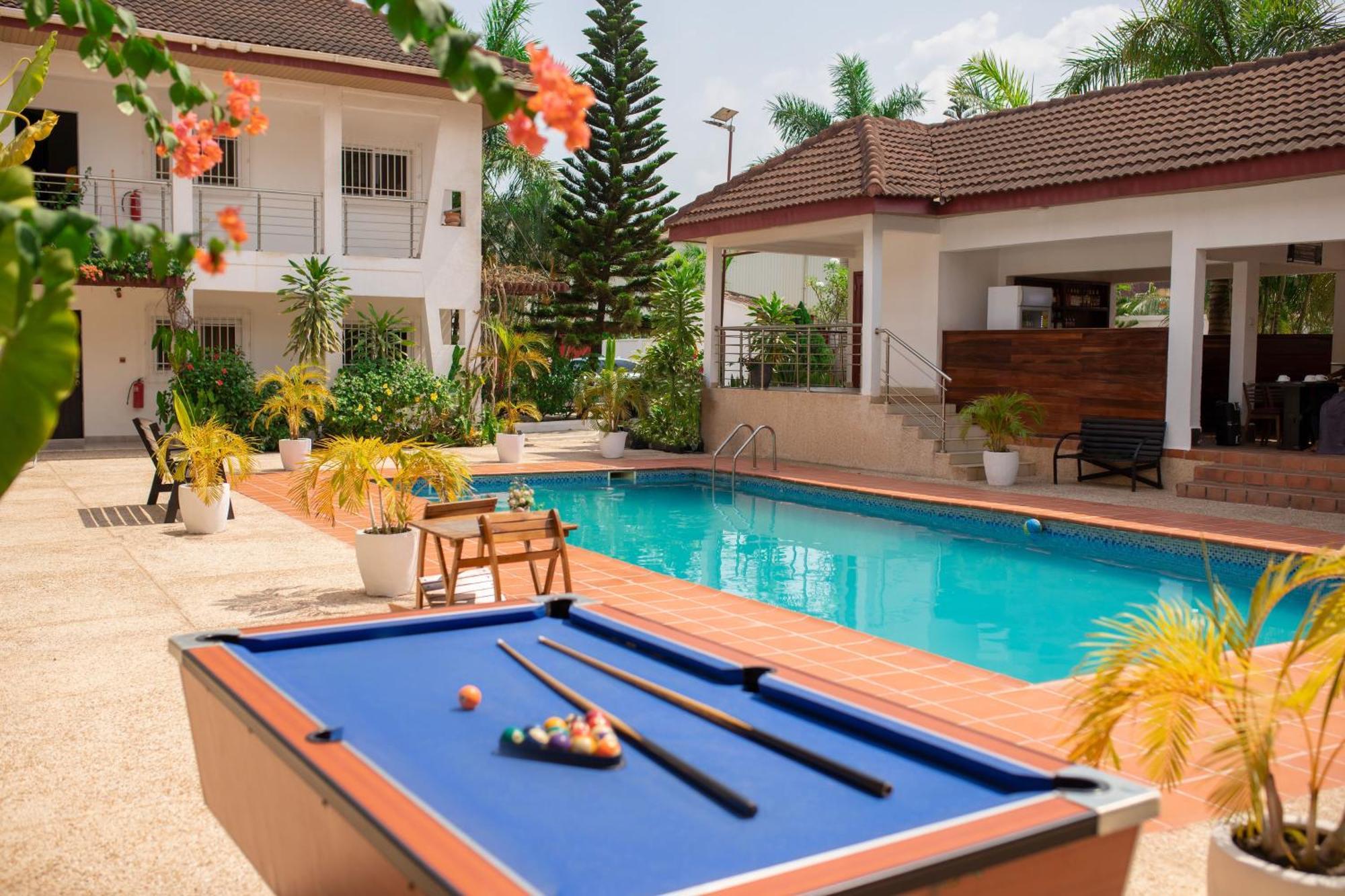 Bragha Apartments And Hotel Sekondi-Takoradi Esterno foto